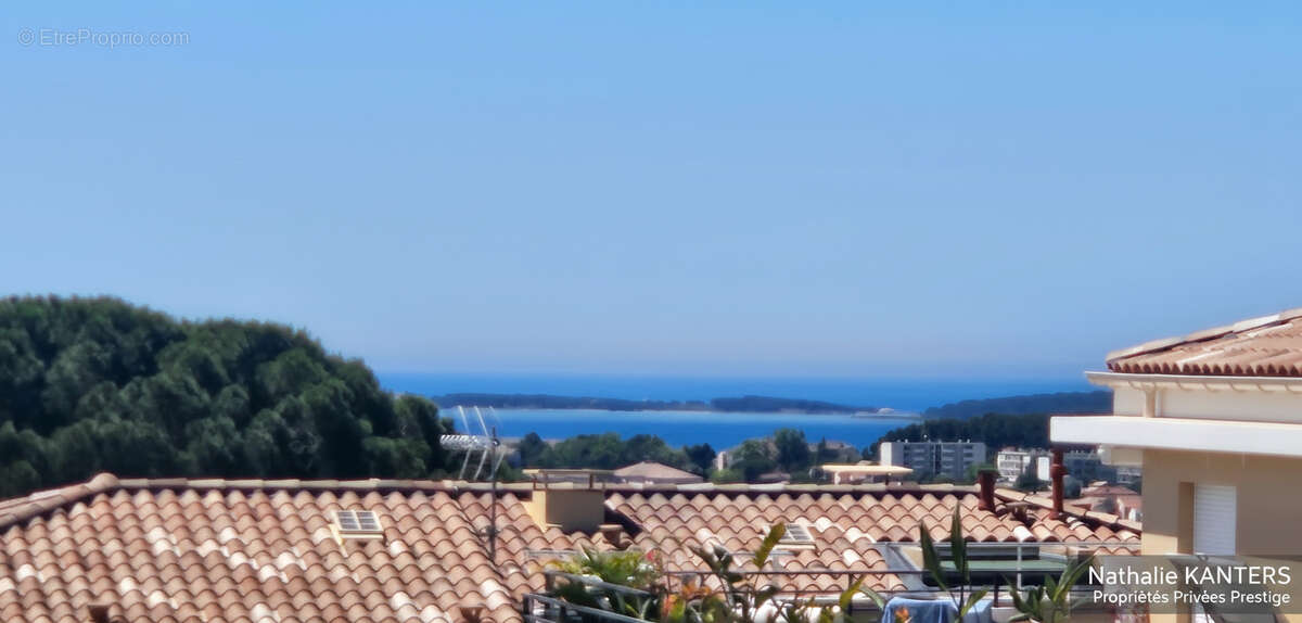 Maison Six Fours Les Plages 7 pièce(s) 200 m2 - photo 12