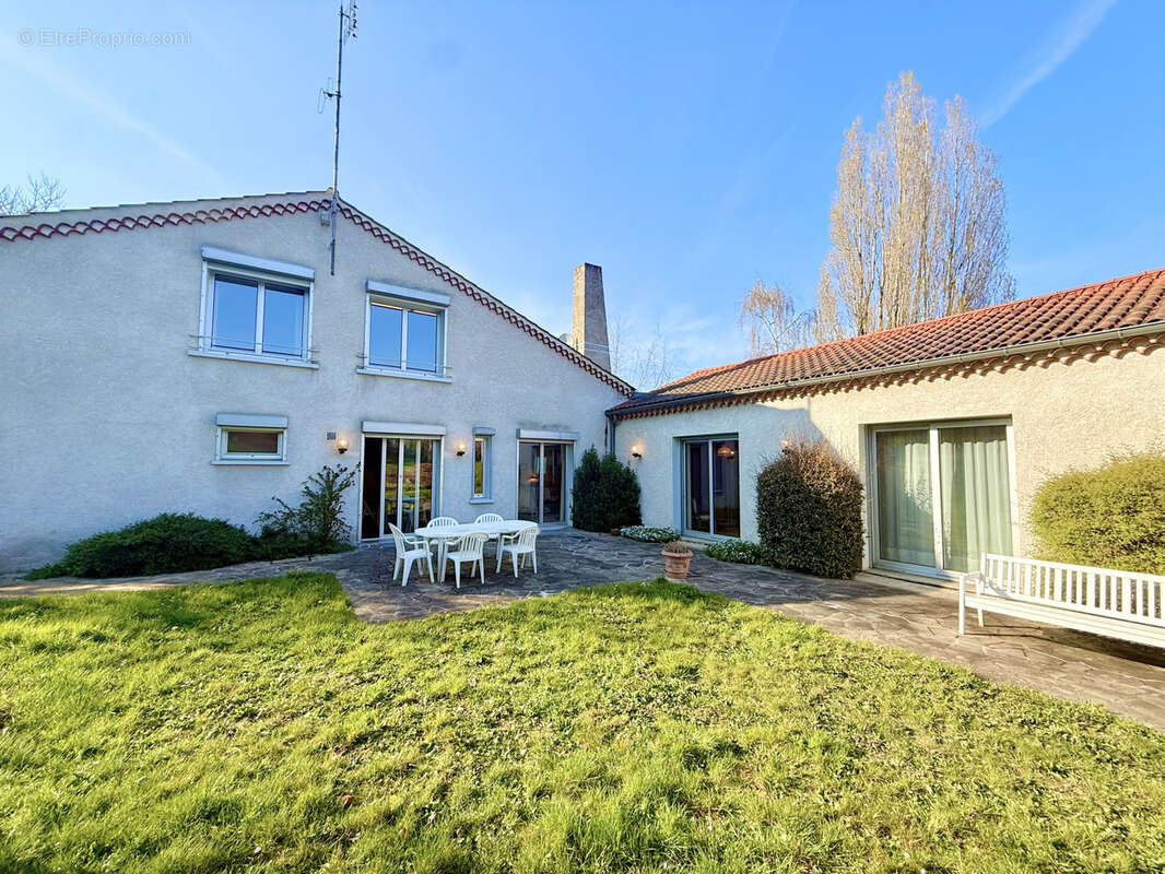 Maison à LA PACAUDIERE