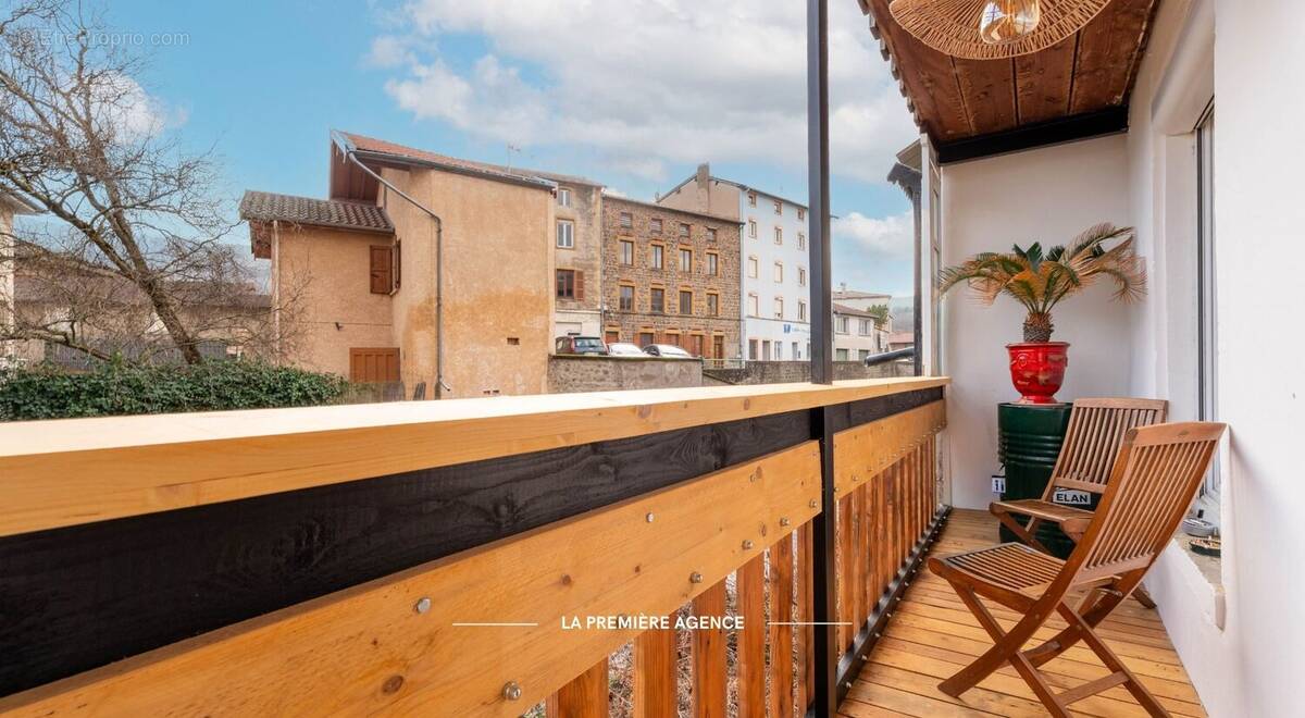 Appartement à PONTCHARRA-SUR-TURDINE