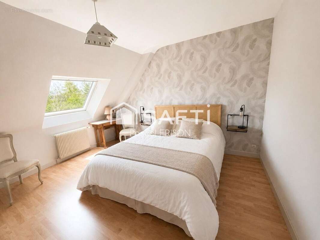 Maison 120 m² à Saint-Etienne-De-Chigny  - photo 8