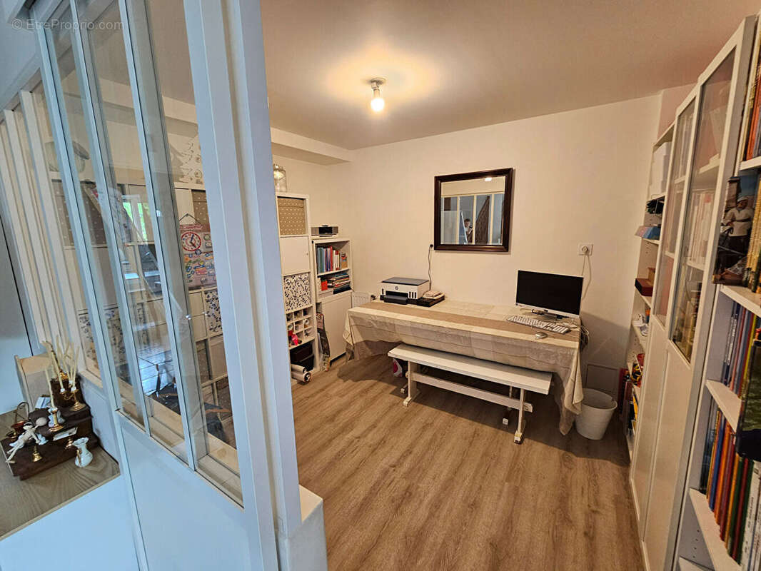 Maison à VOISINS-LE-BRETONNEUX