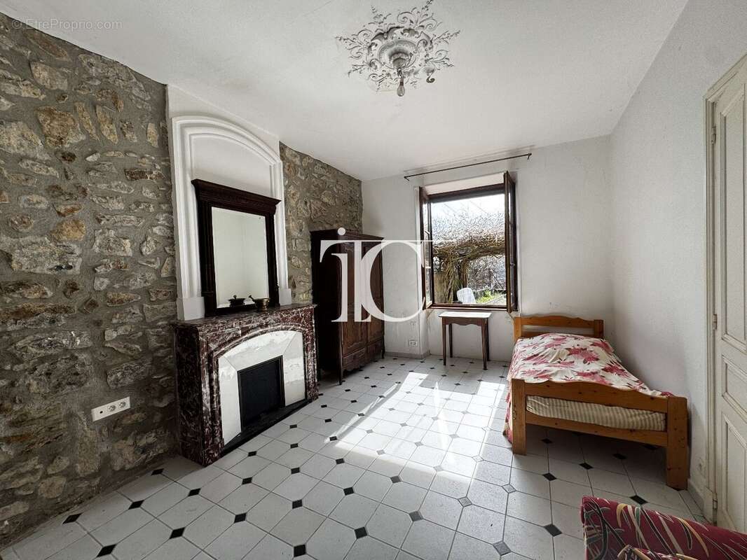 Maison à LAURAC-EN-VIVARAIS