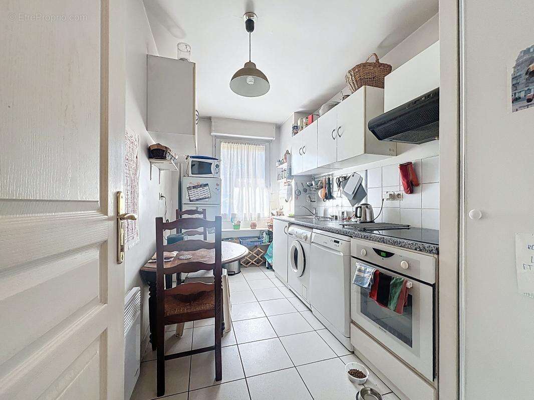 Appartement à CHARENTON-LE-PONT