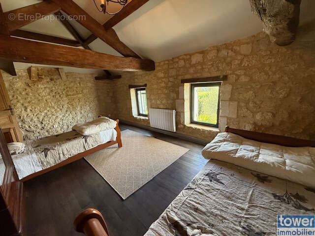 Maison à SAINT-SORLIN-DE-CONAC