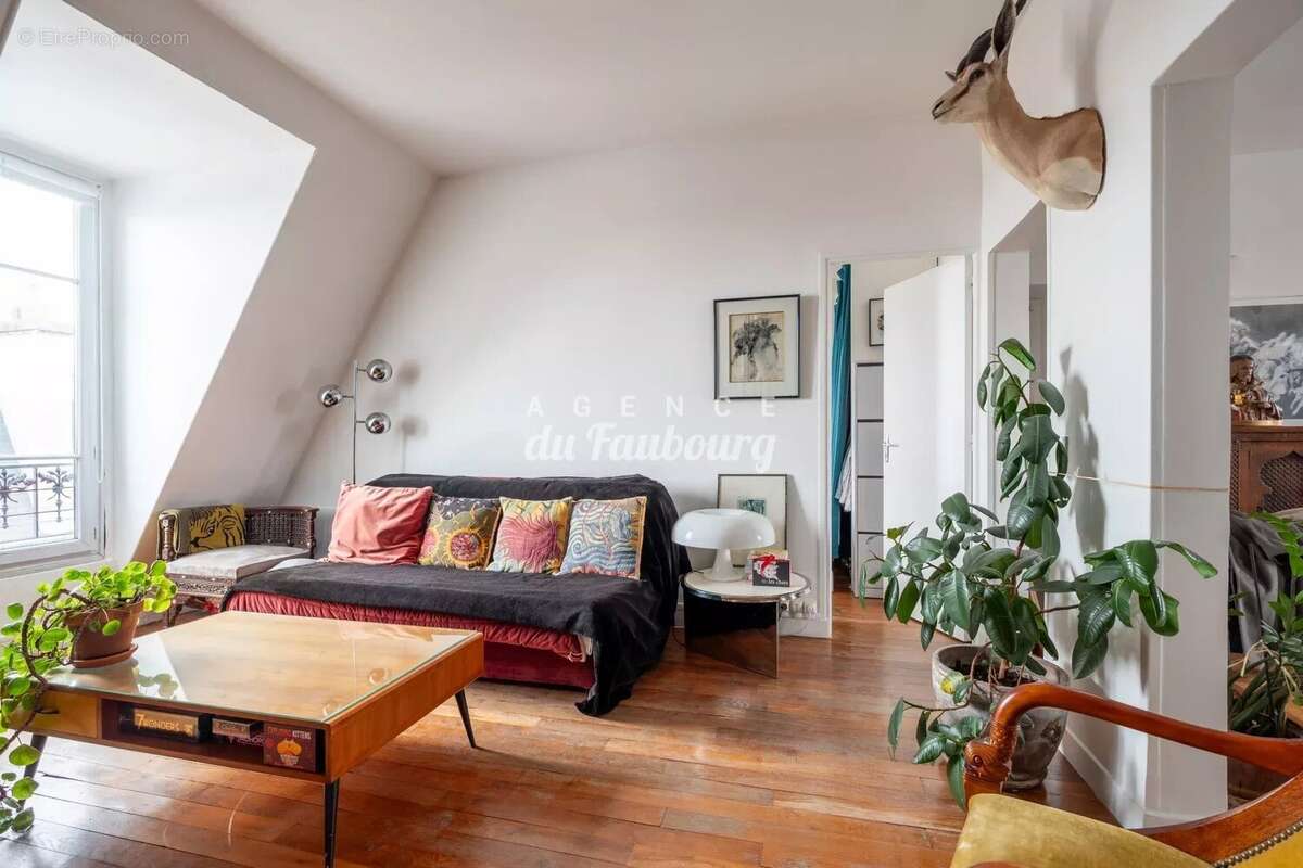 Appartement à PARIS-10E