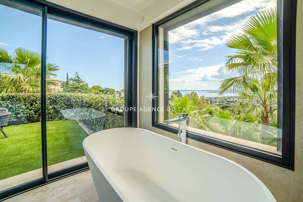 Les issambres villa luxueuse vue mer panoramique 7 chambres avec garage 4  voitures piscine intérieure et extérieure - photo 12