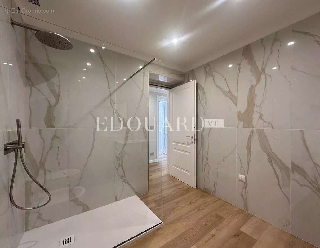 Appartement à ROQUEBRUNE-CAP-MARTIN