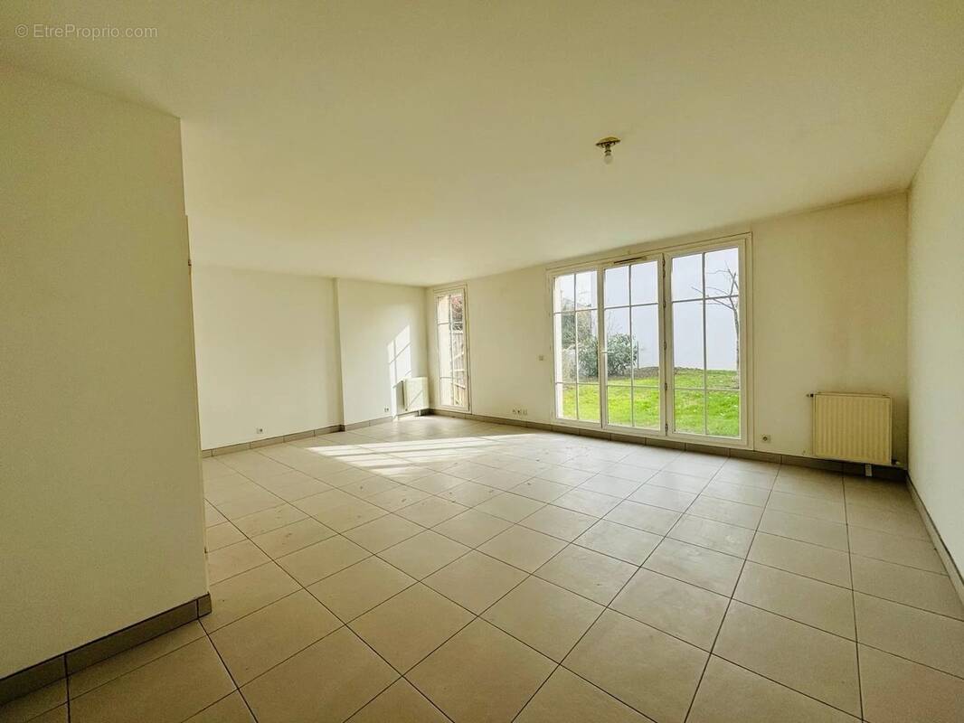 Maison à COMBS-LA-VILLE