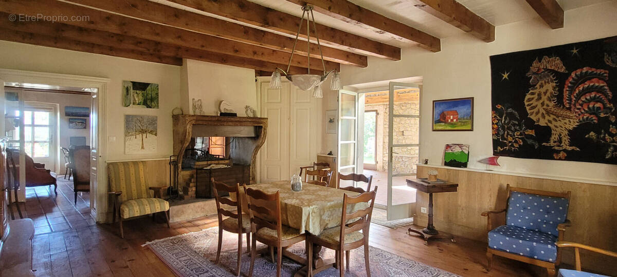 Maison à INJOUX-GENISSIAT