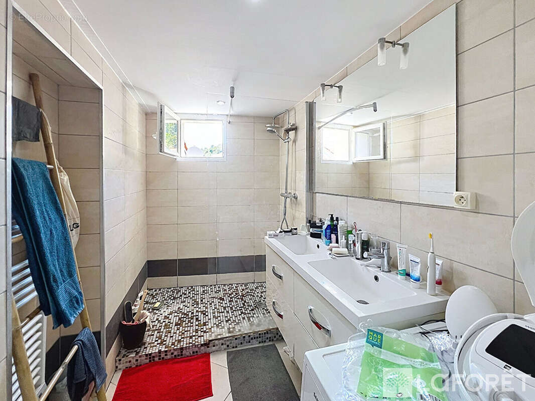 Appartement à LA TURBIE