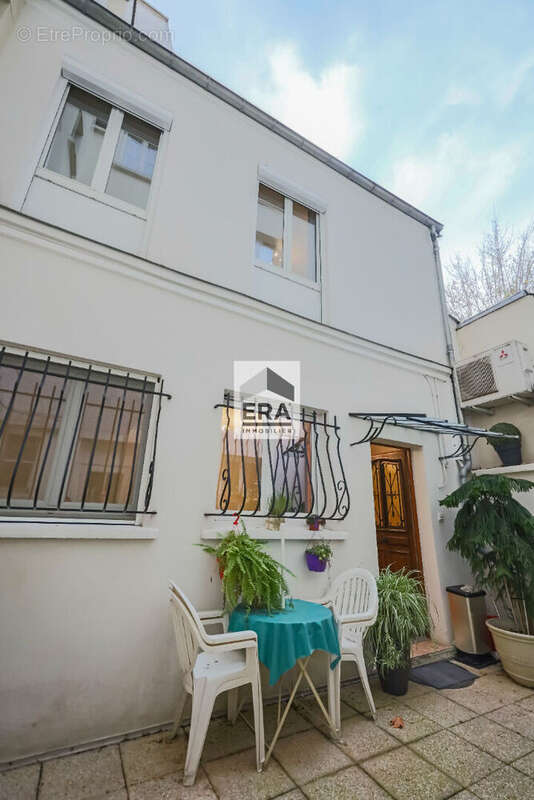 Maison à PARIS-14E
