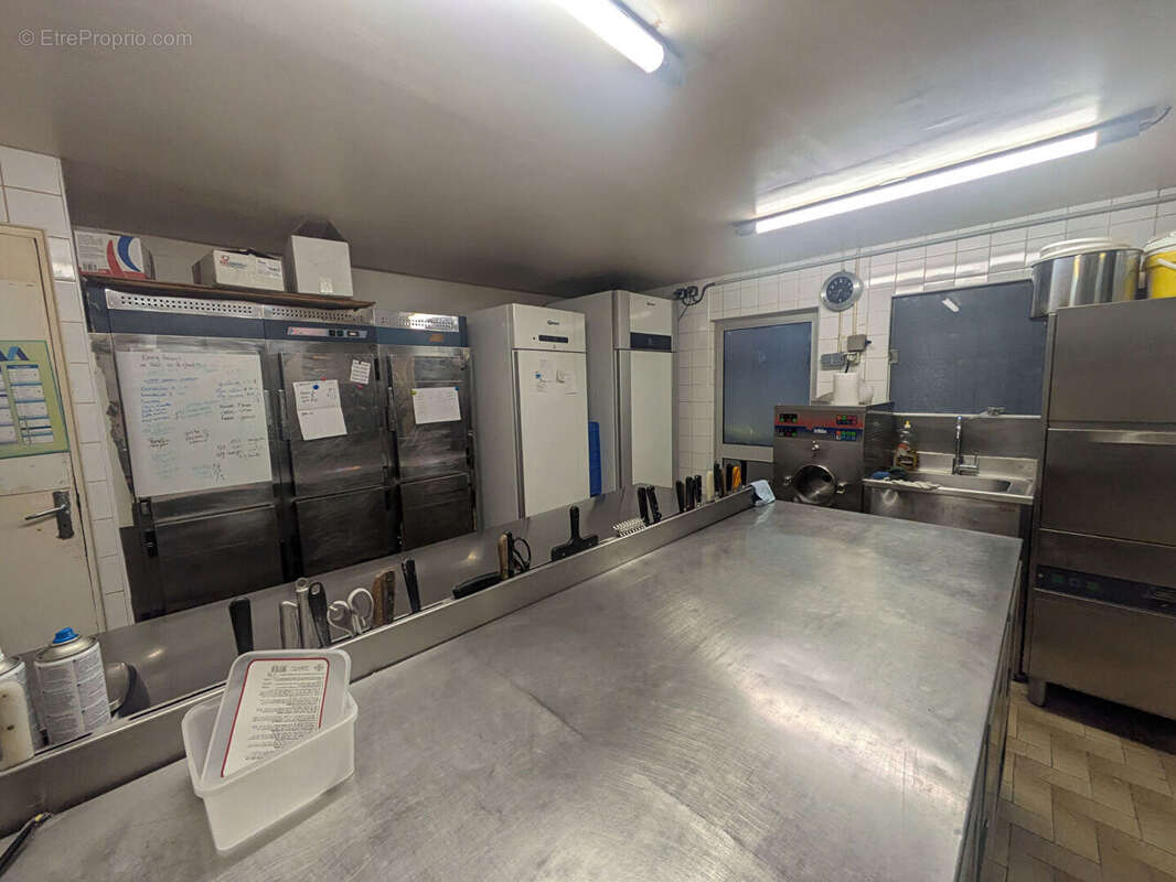 Commerce à FOUGERES