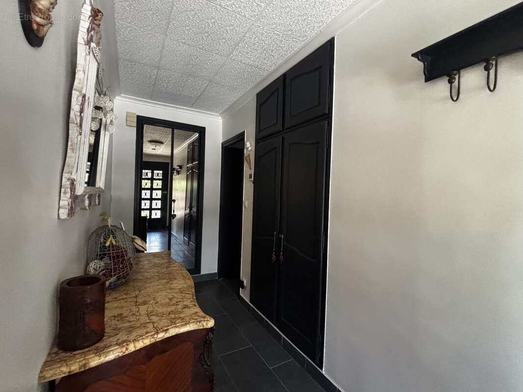 Proche pezenas -  maison independante de plain pied 3 chambres terrain 1345m2 grand terrain clos - photo 11