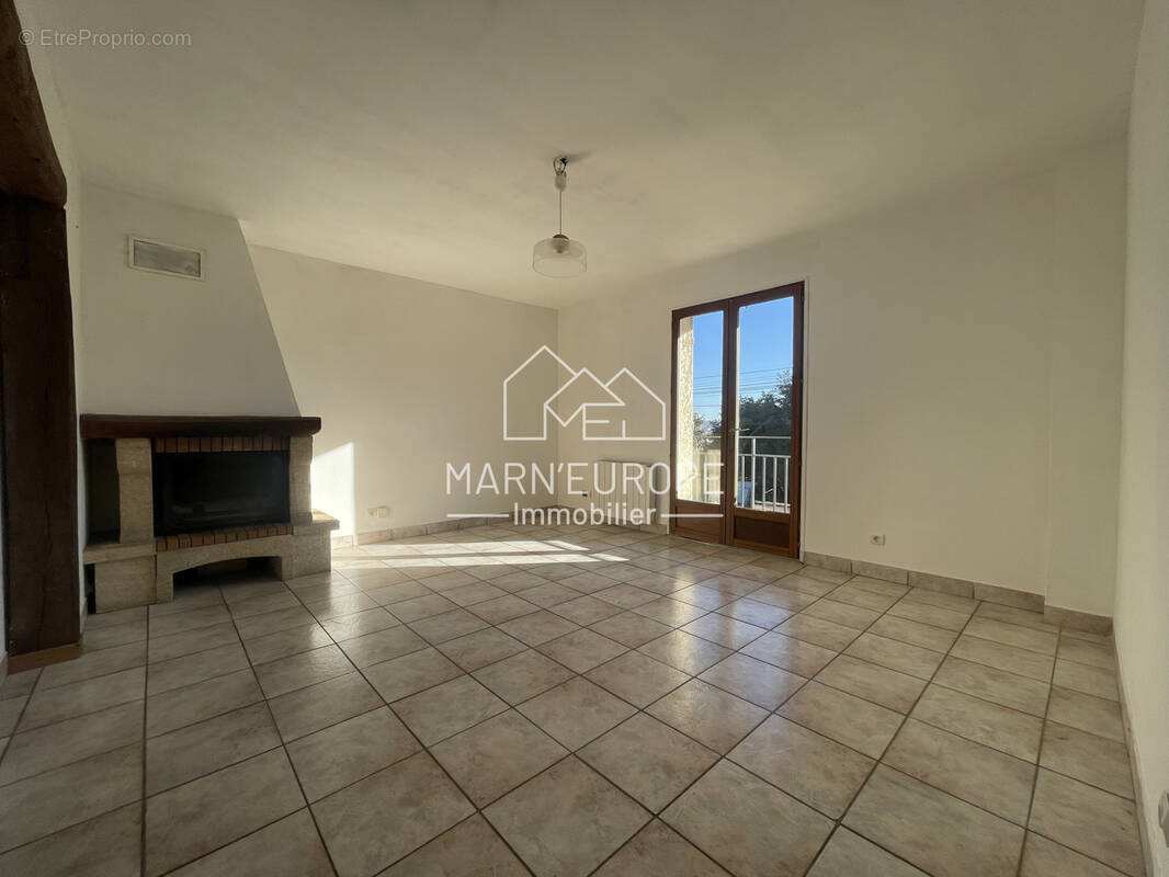 Appartement à VILLIERS-SUR-MORIN