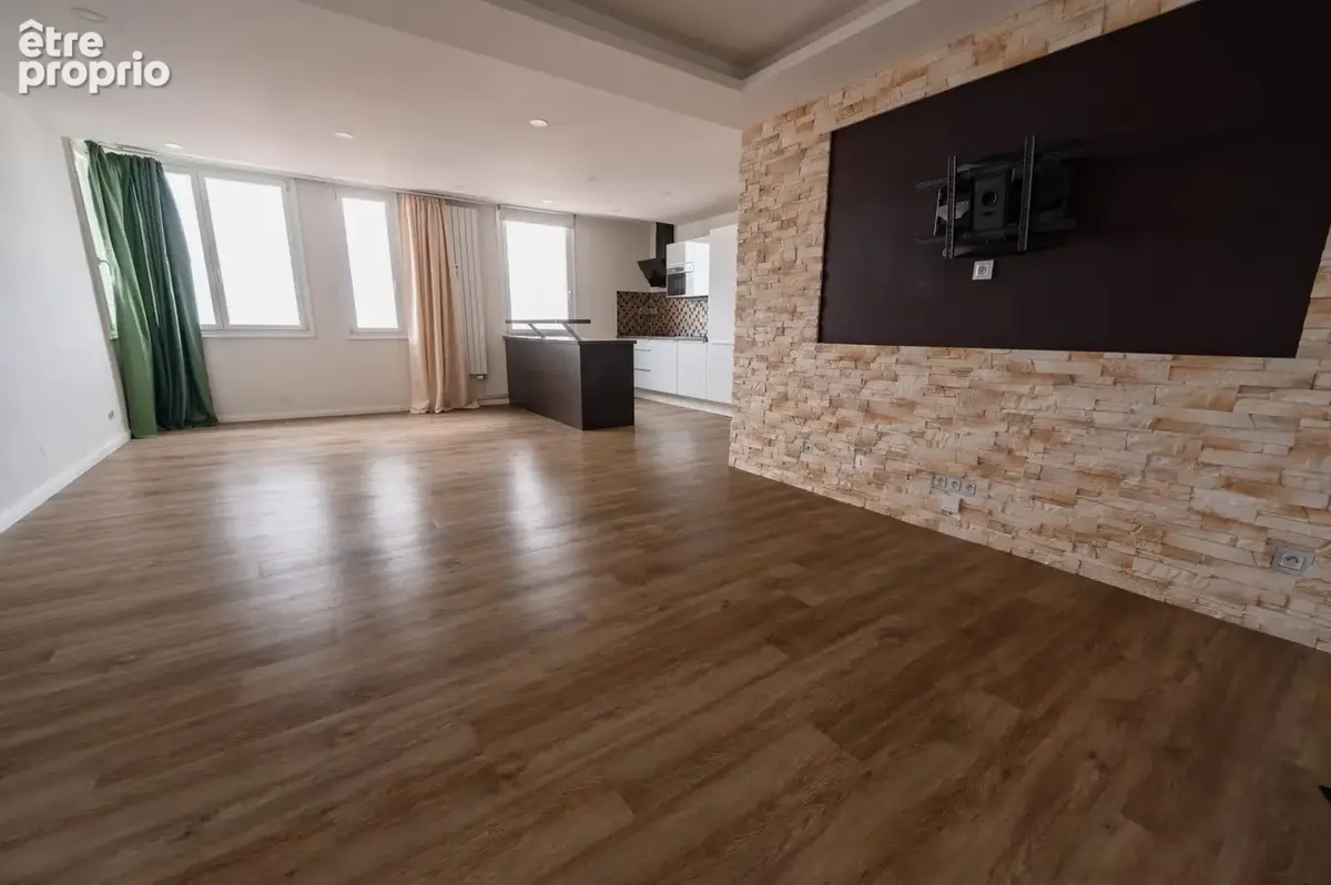 Appartement 73 m² à La Madeleine  - photo 2