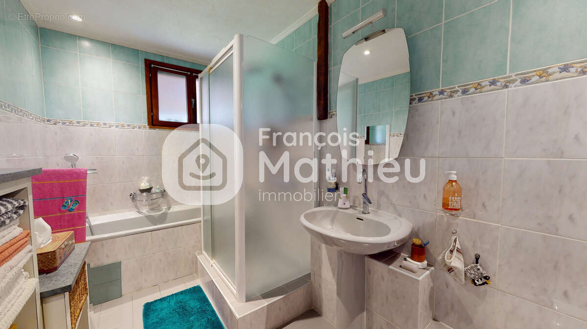 Maison à CHATILLON-SUR-CHALARONNE