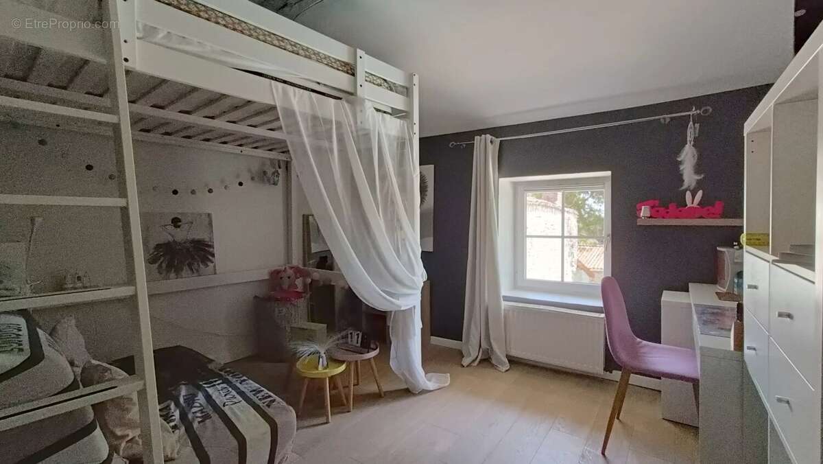 Maison à VOUZAILLES