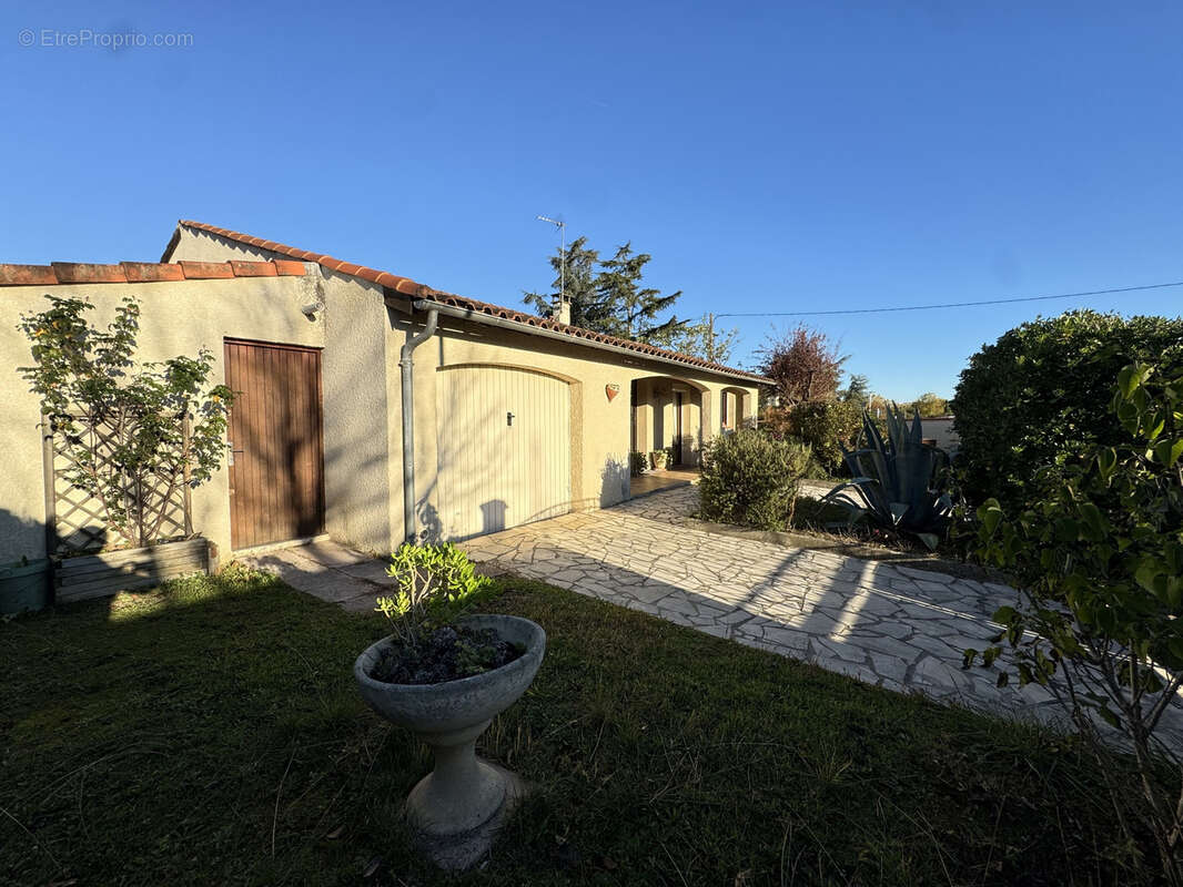 MAISON T4 de 100 M2 avec 478 M2 de terrain + Veranda + garage à vendre 31270 CUGNAUX - photo 10