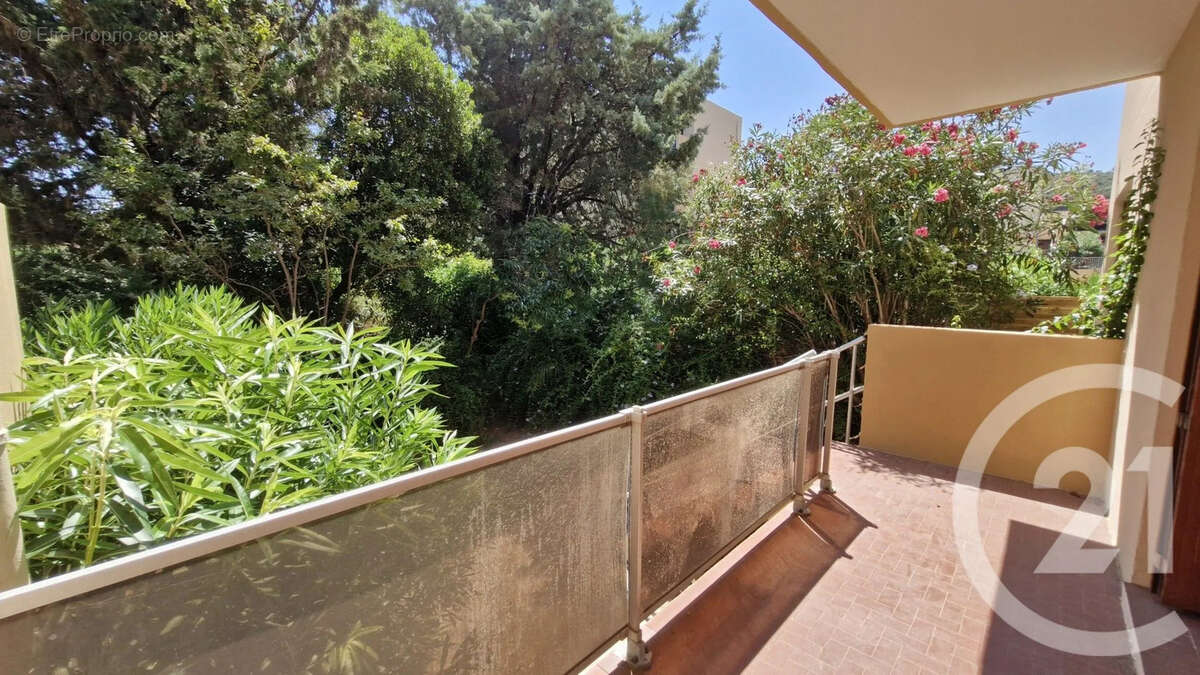 Appartement 45 m² à Le Lavandou  - photo 2
