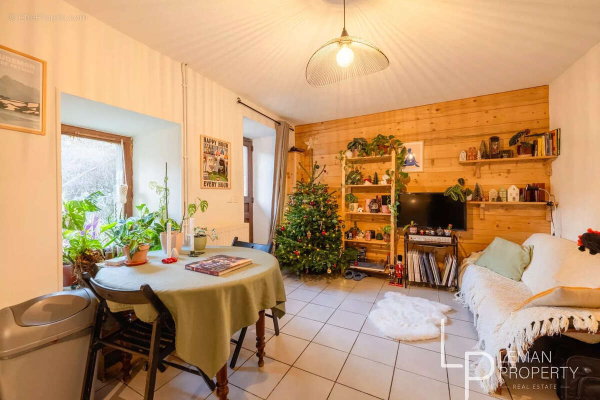 Maison à LESCHERAINES