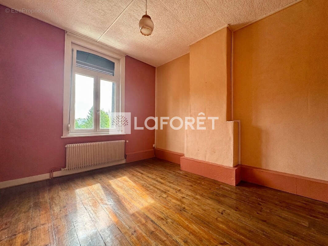Maison de ville - 3 chambres - jardin - garage (2 voitures) - cave - photo 4