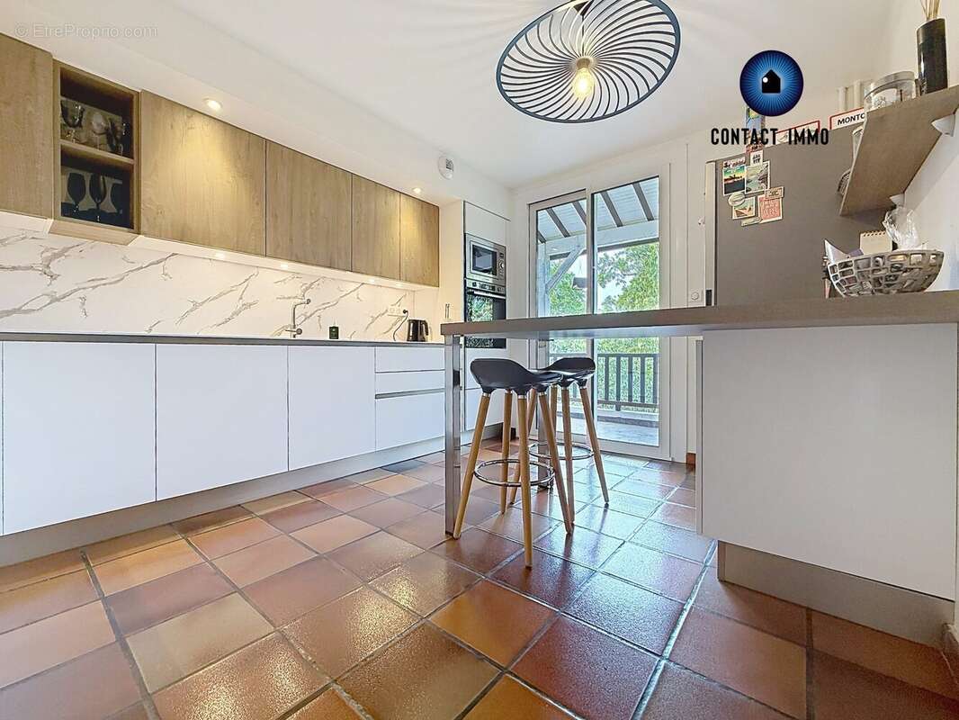 Maison 348 m² à Brive-La-Gaillarde  - photo 2
