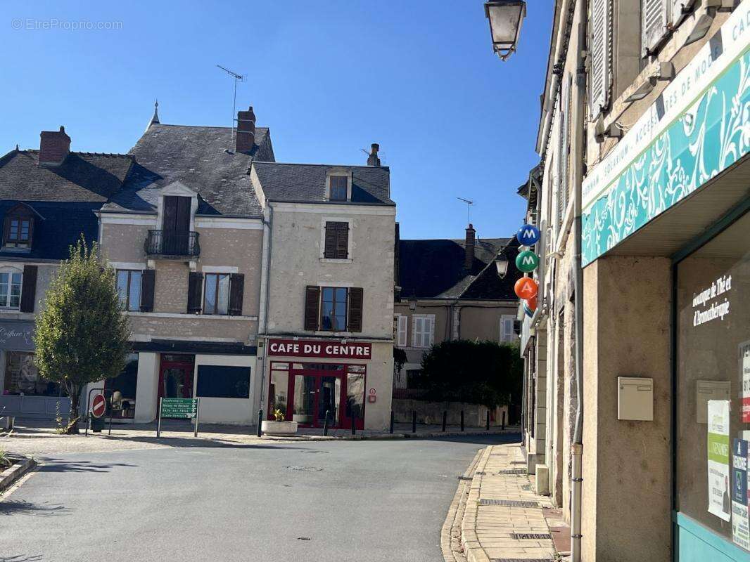 Commerce à SAINT-GAULTIER