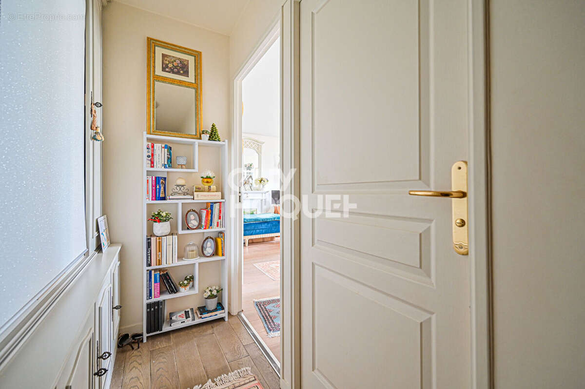 Appartement à CHARENTON-LE-PONT