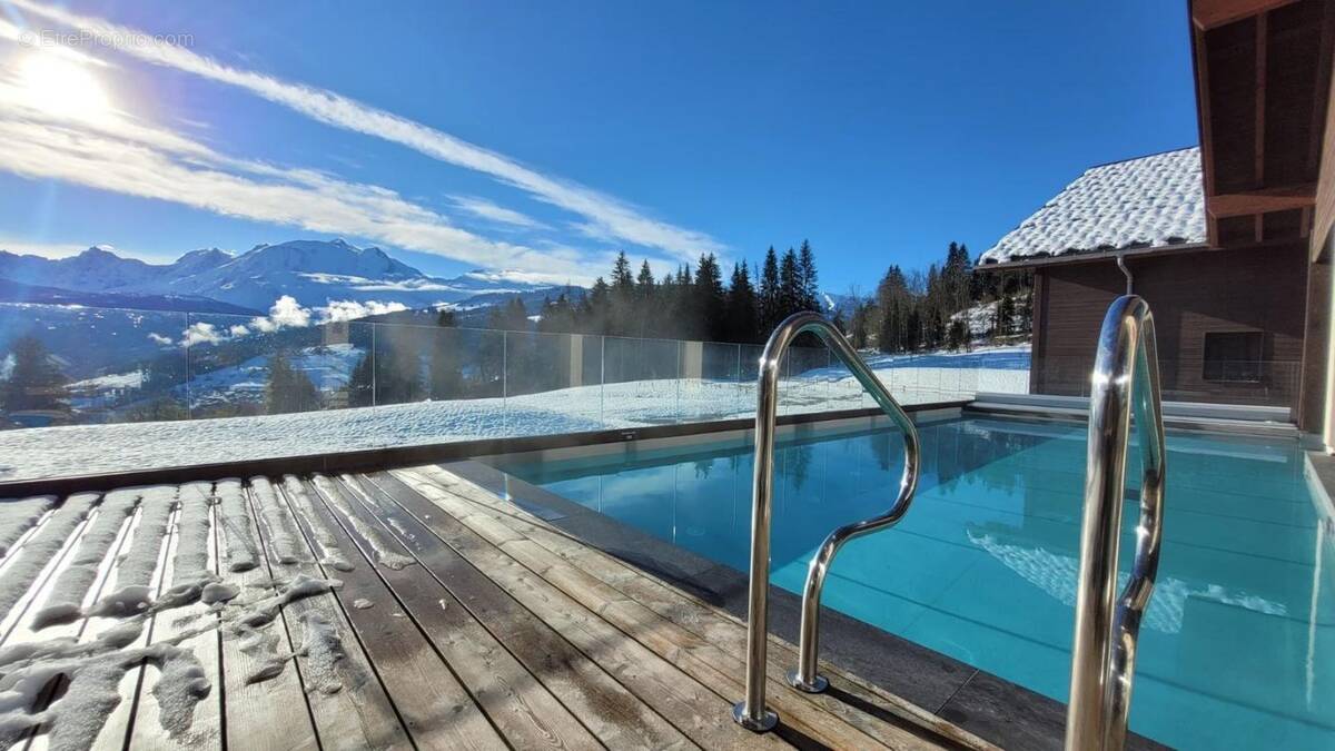 Appartement à COMBLOUX
