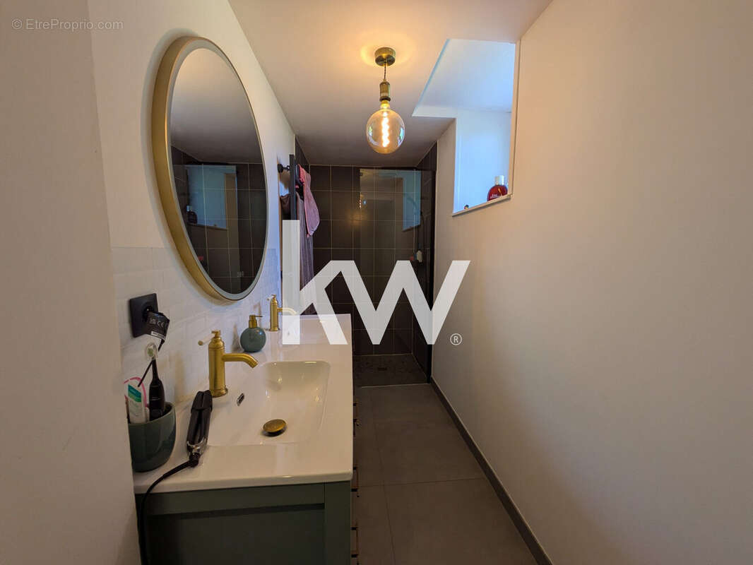 Appartement à ROCHE-LA-MOLIERE