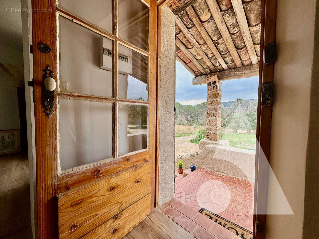 Maison à VILLECROZE