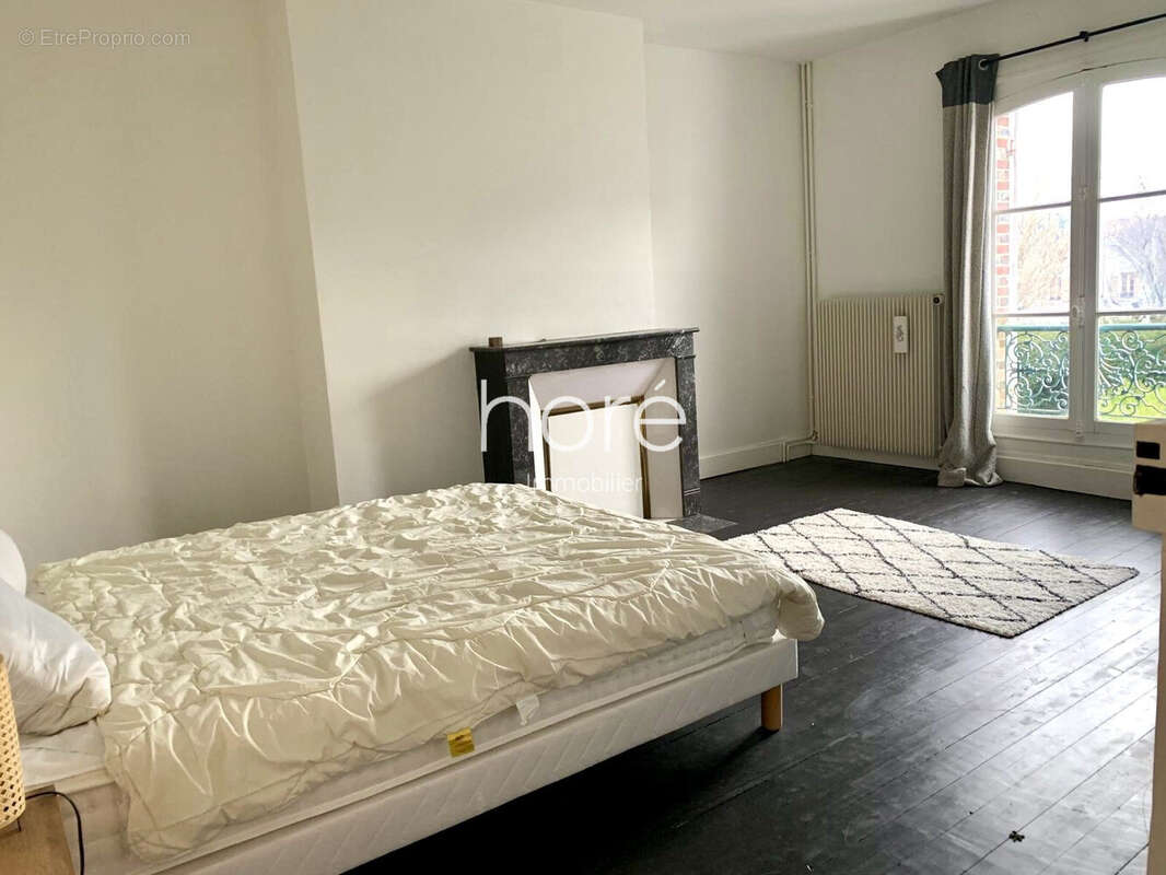 Maison à LA FERTE-LOUPIERE