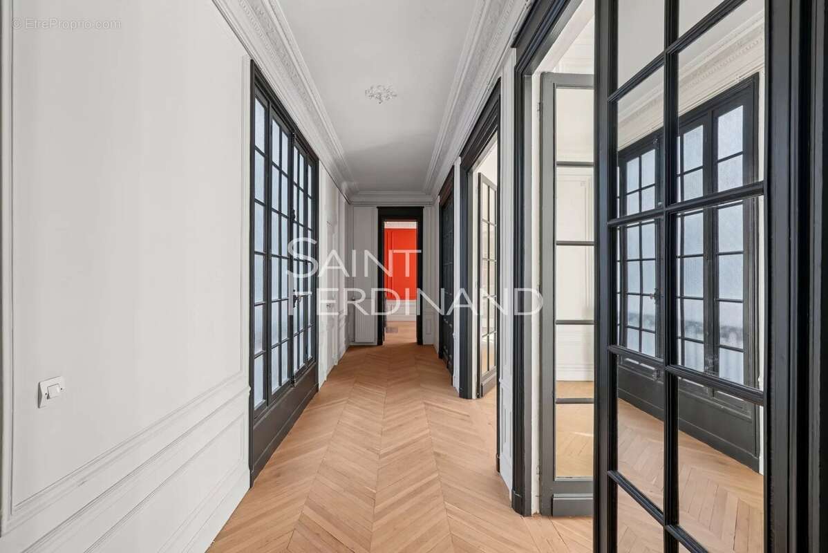 Appartement à NEUILLY-SUR-SEINE