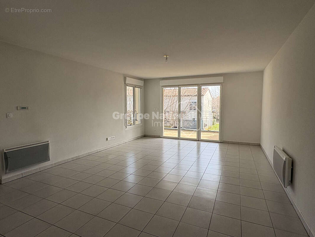 Appartement à SAINT-MARTIN-DE-CRAU