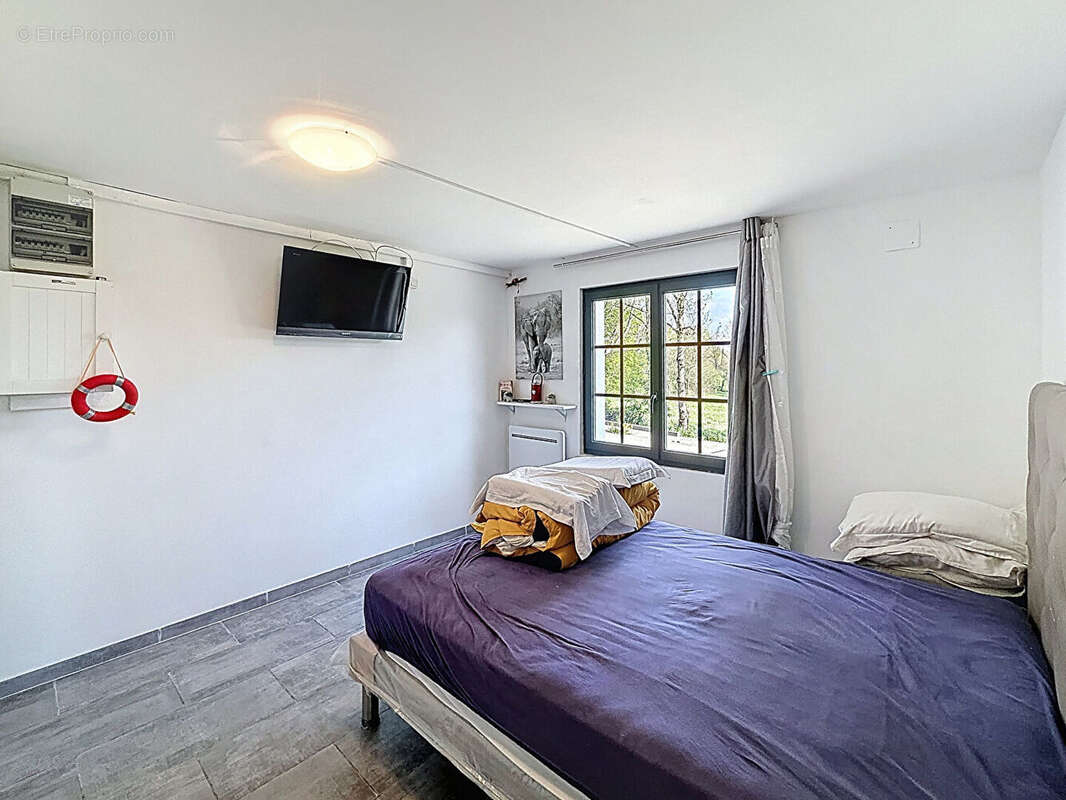 Maison à SAINT-ETIENNE-DE-FURSAC