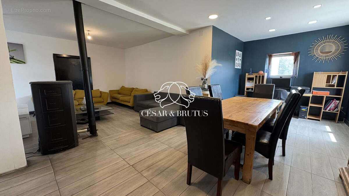 Appartement 145 m² à Le Monastier-Sur-Gazeille  - photo 6