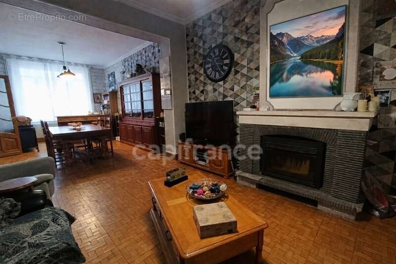  Spacieuse maison bourgeoise de 280 m² – Habitez et générez un revenu locatif avec 50 m² en plus ! - photo 7