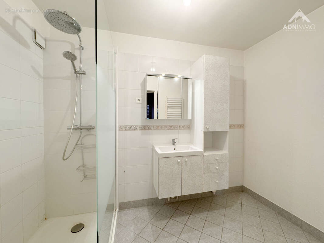 Appartement à SAINT-GENIS-POUILLY