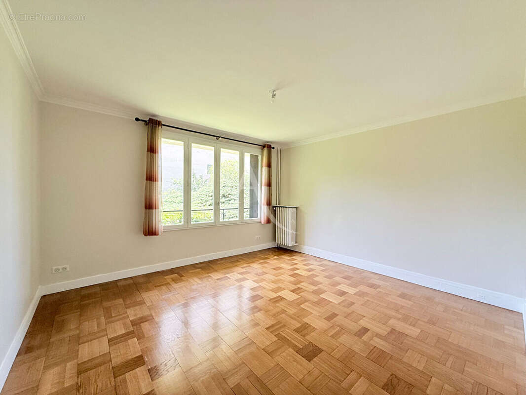 Appartement à LE PERREUX-SUR-MARNE