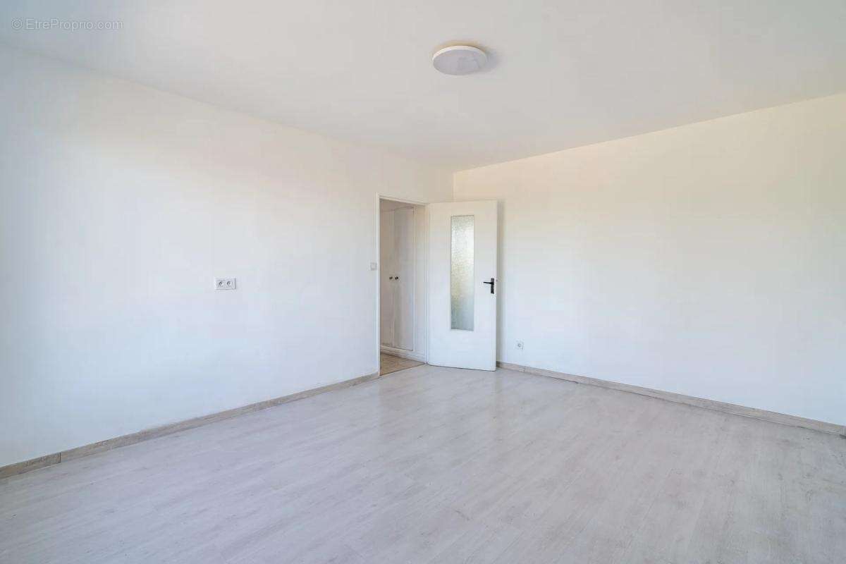 Appartement 2 pièces de 45 m² à Saint-Denis - photo 3