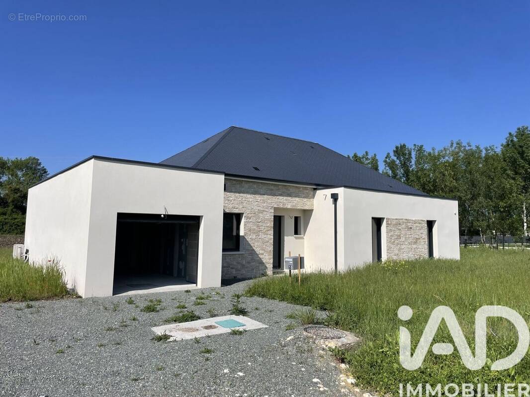 Photo 1 - Maison à NEUILLE-PONT-PIERRE