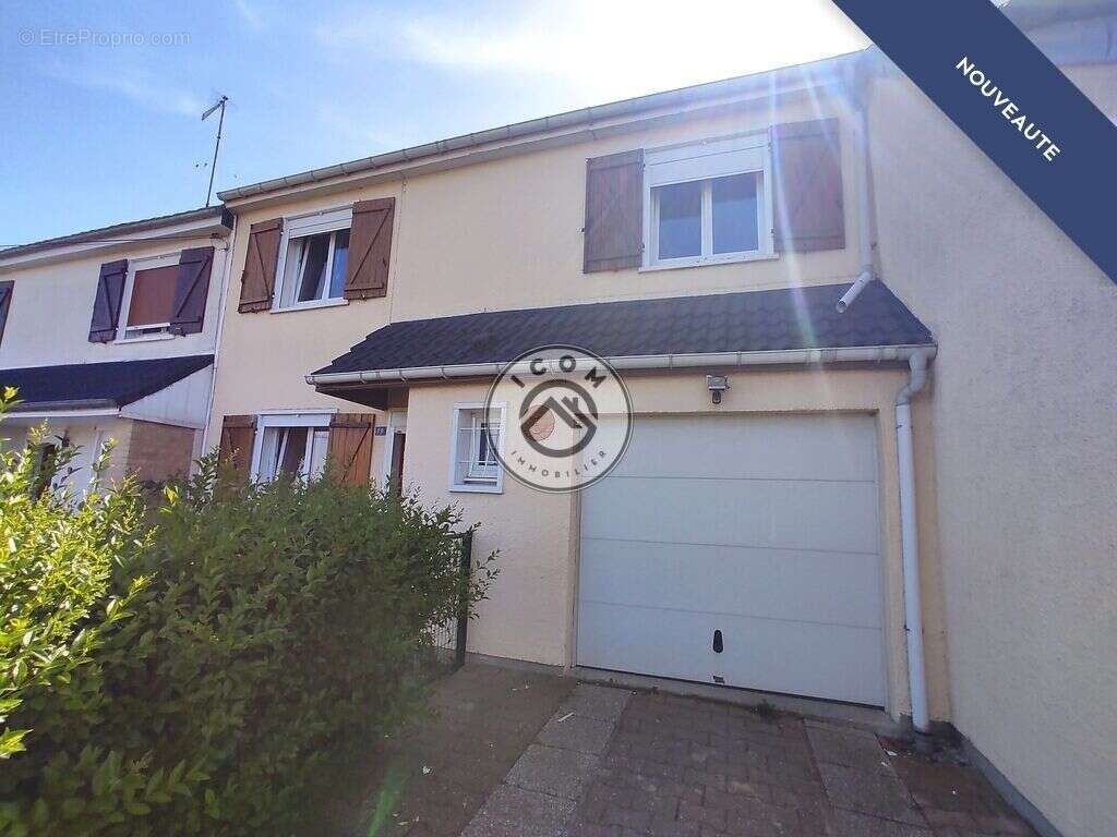 Maison à LEVAL