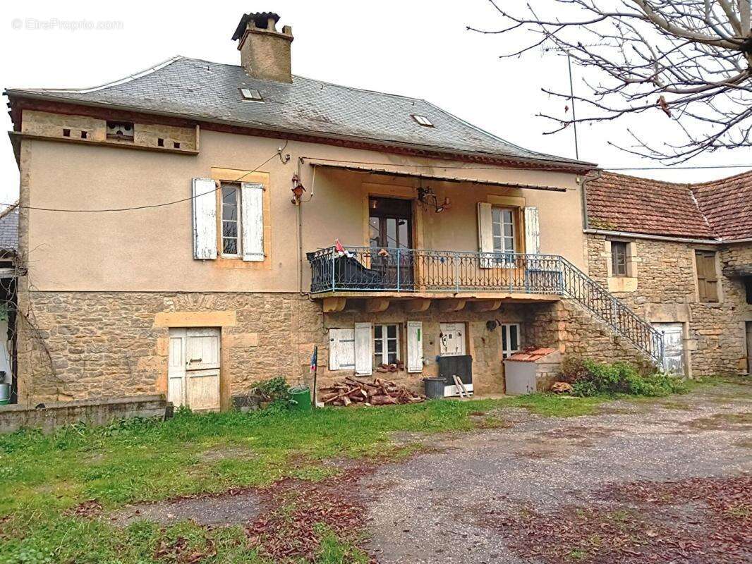 Corps de ferme 280 m2 maison et granges - photo 2