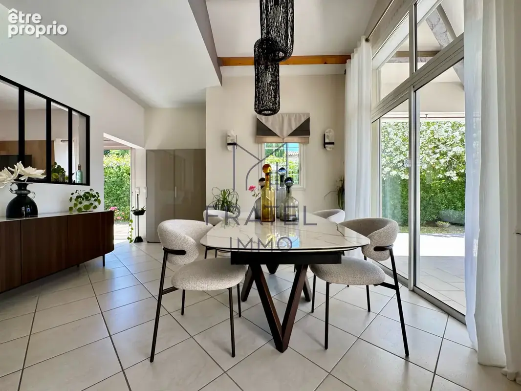 Élégante villa d'architecte T5 de 169 m2 avec piscine - photo 10