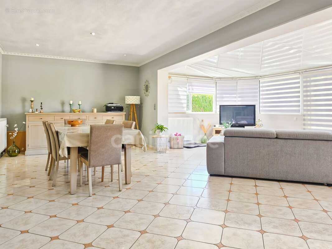 À saint-mars-la-brière, une maison familiale de plain-pied prête à accueillir sa nouvelle famille ! - photo 2