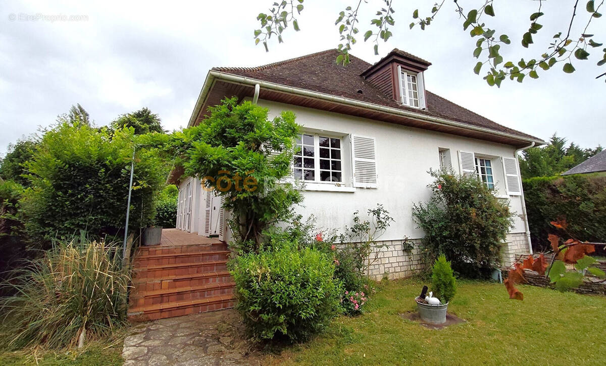 Maison à AMILLY
