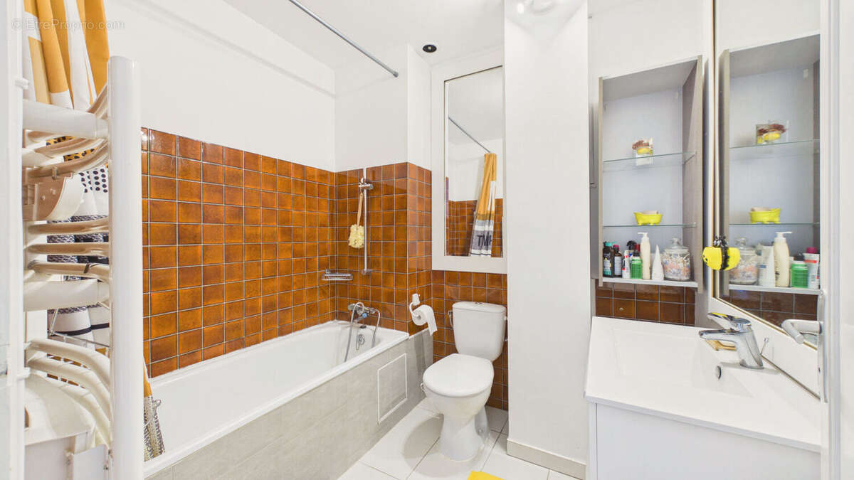 Maison mitoyenne T6, 4 chambres - Costes Rouges - photo 11