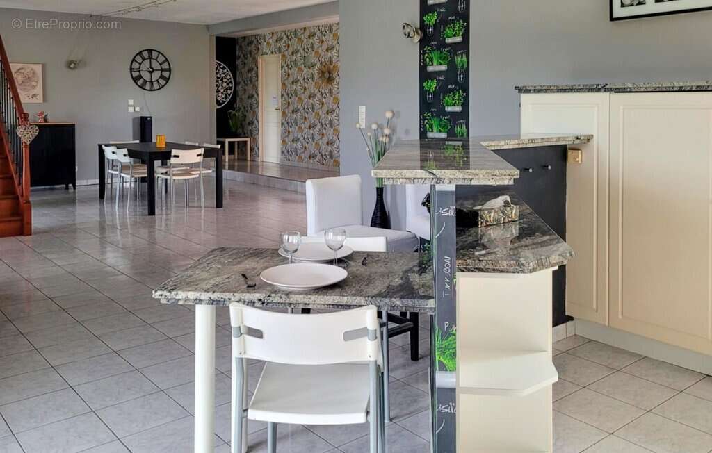 Villa d'exception avec piscine, hangar et oliveraie  Cadre privilégié à Quarante - photo 5