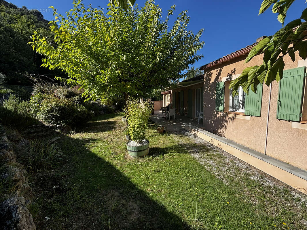 Maison à ENTRECHAUX