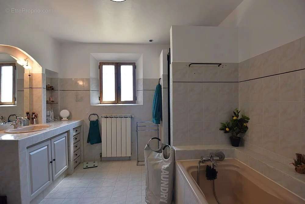 Maison à FAYENCE